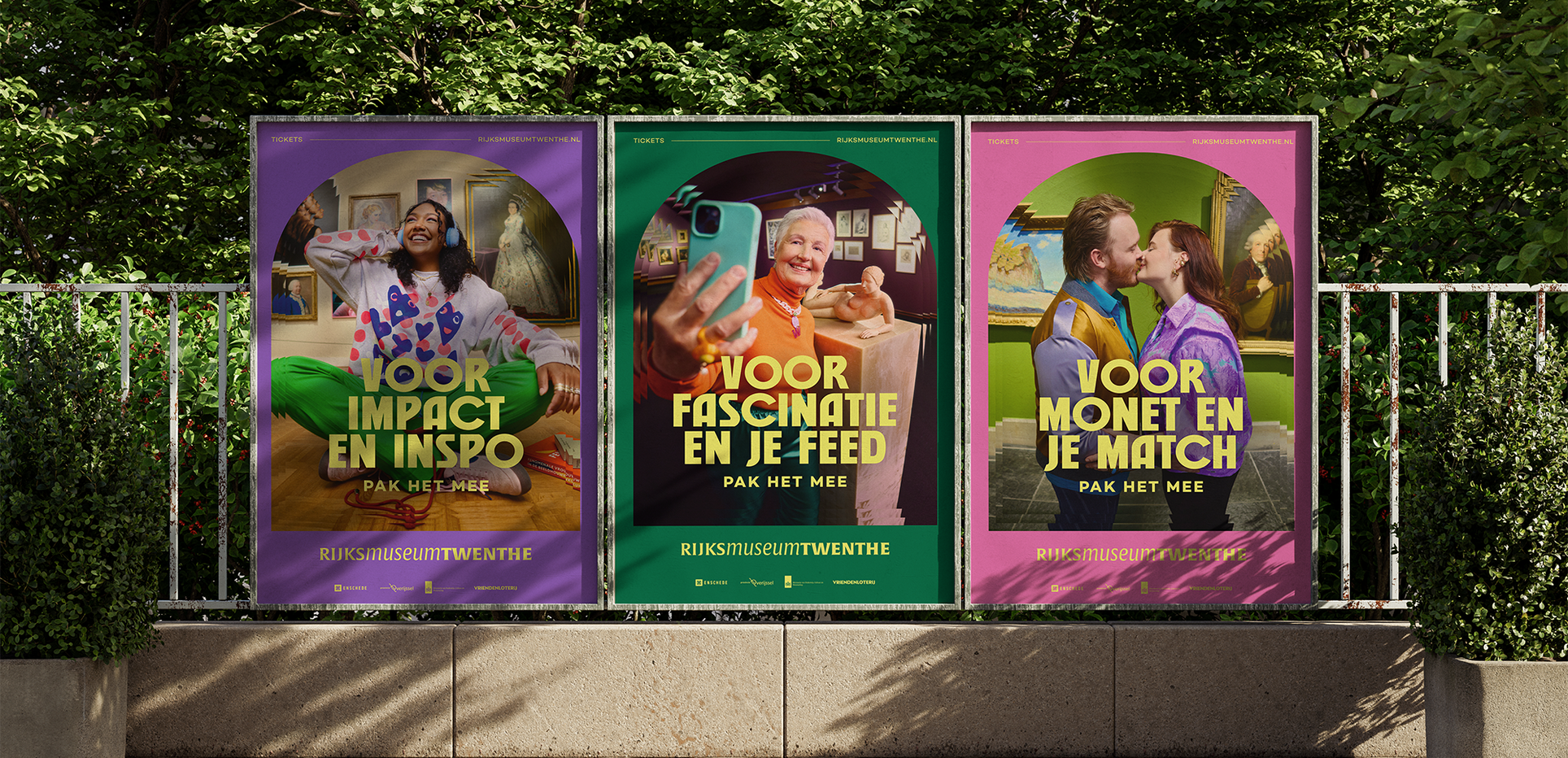 Posters on Fence Mockup 1 kopie
